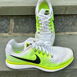 Youth Nike Sneakers Size 6.5